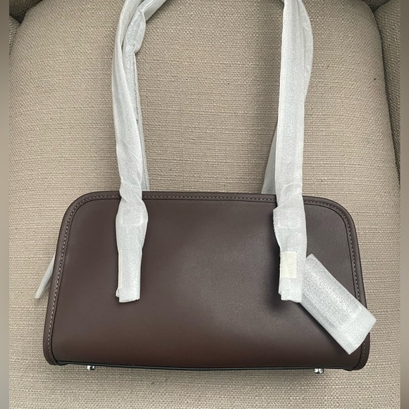 Coach Swing Zip Bag in colour silver/maple NWT - Picture 3 of 15